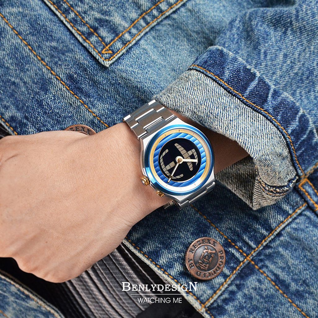 Benlydesign｜GX550型 GX550-Silver-Gold｜銀色藍+金圈款 指針+電子螢幕顯示 多種跳動模式 不鏽鋼石英錶配戴示意圖