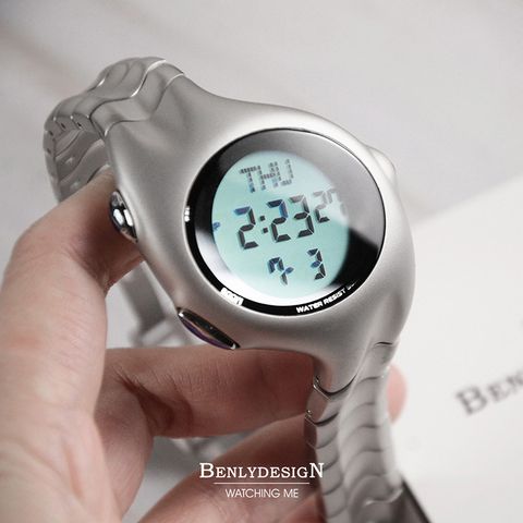Benlydesign｜X5000型 X5000-D-M｜霧面銀色Y2k款 電子螢幕顯示 不鏽鋼電子錶正面細節