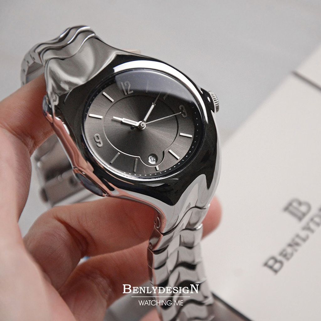 Benlydesign｜Mobius莫比烏斯 X5000-Q-S｜黑面銀框款 指針式數字 不鏽鋼錶帶石瑛錶正面傾斜