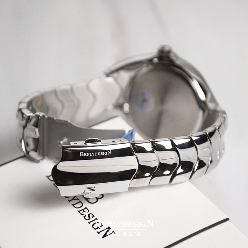 Benlydesign｜Mobius莫比烏斯 X5000-Q-S｜黑面銀框款 指針式數字 不鏽鋼錶帶石瑛錶背面