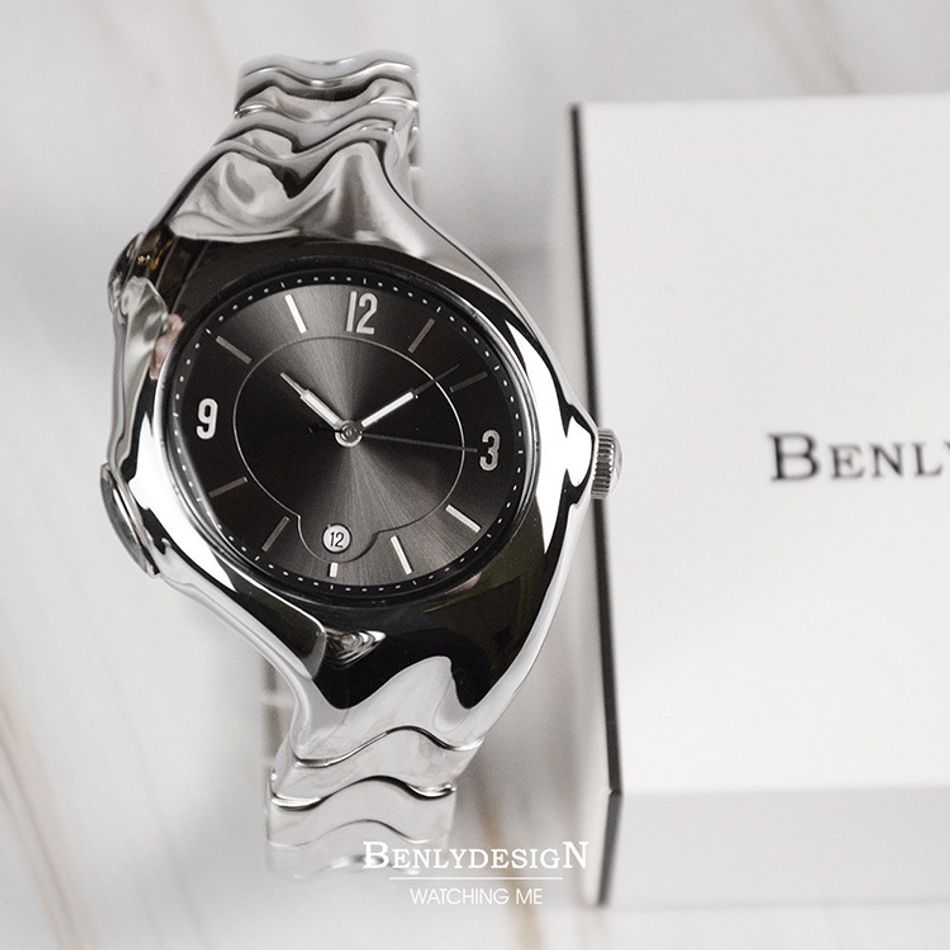 Benlydesign｜Mobius莫比烏斯 X5000-Q-S｜黑面銀框款 指針式數字 不鏽鋼錶帶石瑛錶正面俯視