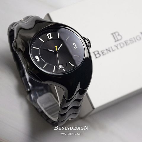 Benlydesign｜Mobius莫比烏斯 X5000-Q-B｜黑色款 指針式數字 不鏽鋼錶帶石瑛錶正面俯視