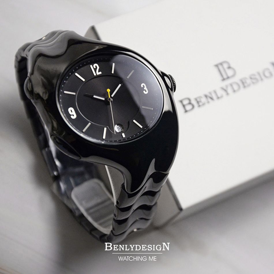 Benlydesign｜Mobius莫比烏斯 X5000-Q-B｜黑色款 指針式數字 不鏽鋼錶帶石瑛錶正面俯視