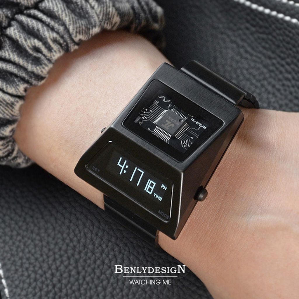 Benlydesign ｜CYBER WATCH S3000型 S3000B-C ｜黑色白字款  多功能OLED顯示器 不鏽鋼錶帶電子錶配戴細節