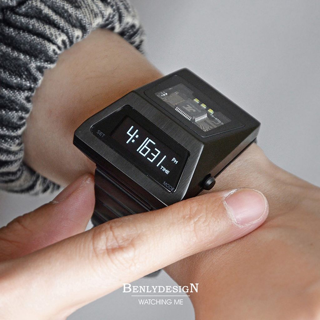 Benlydesign ｜CYBER WATCH S3000型 S3000B-C ｜黑色白字款  多功能OLED顯示器 不鏽鋼錶帶電子錶配戴參考