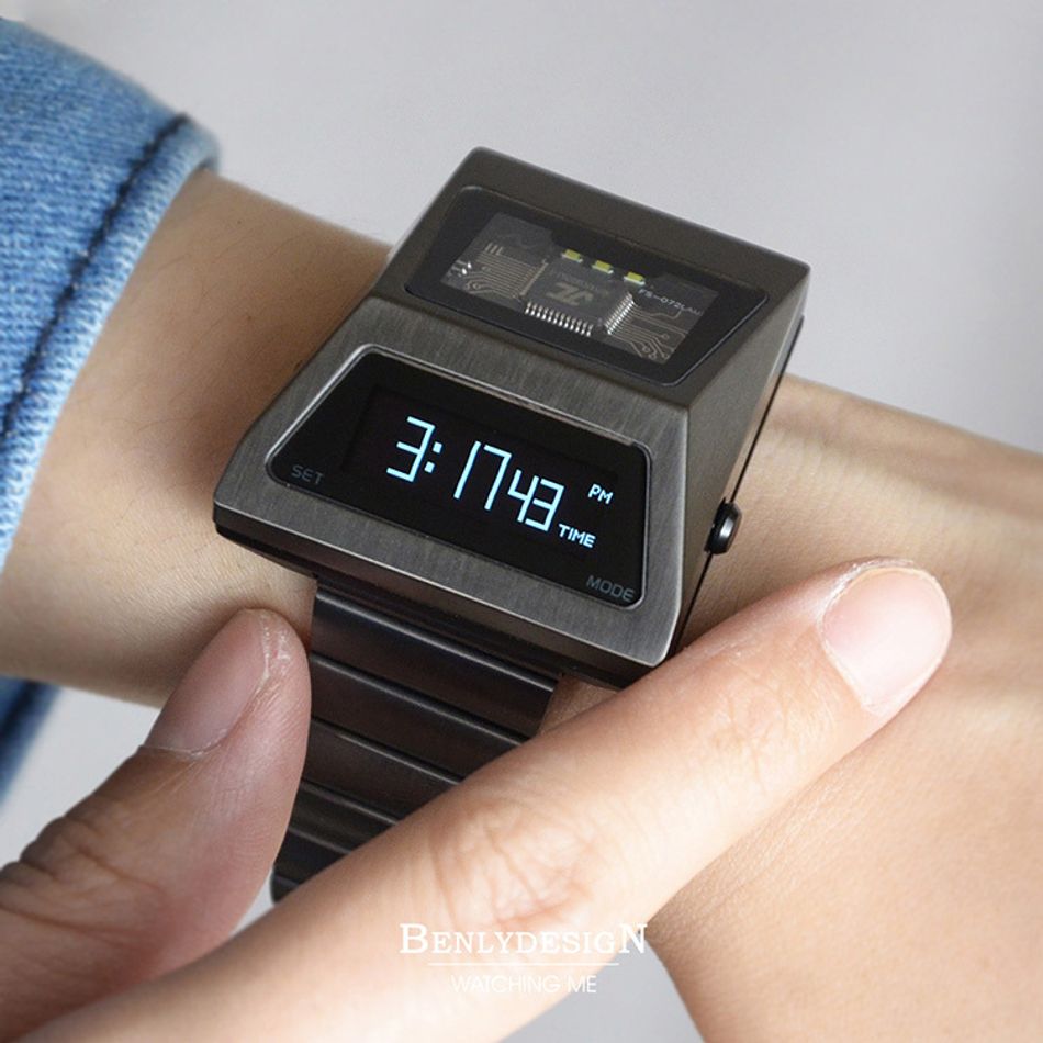 Benlydesign ｜CYBER WATCH S3000型 S3000GA-C｜鐵灰色白字款  多功能OLED顯示器 不鏽鋼錶帶電子錶配戴細節