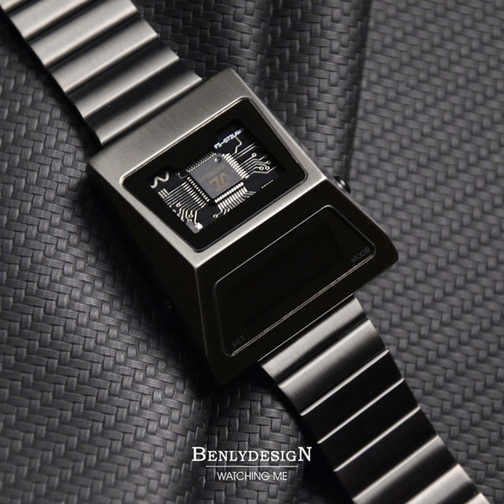 Benlydesign ｜CYBER WATCH S3000型 S3000GA-C｜鐵灰色白字款  多功能OLED顯示器 不鏽鋼錶帶電子錶頂部細節