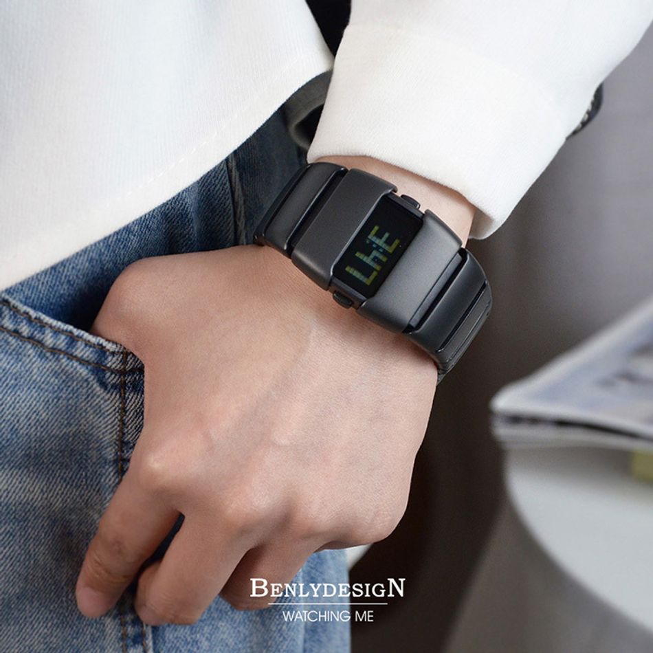 Benlydesign｜X6000型 X6000B｜黑色款 多功能不鏽鋼錶帶電子錶配戴參考