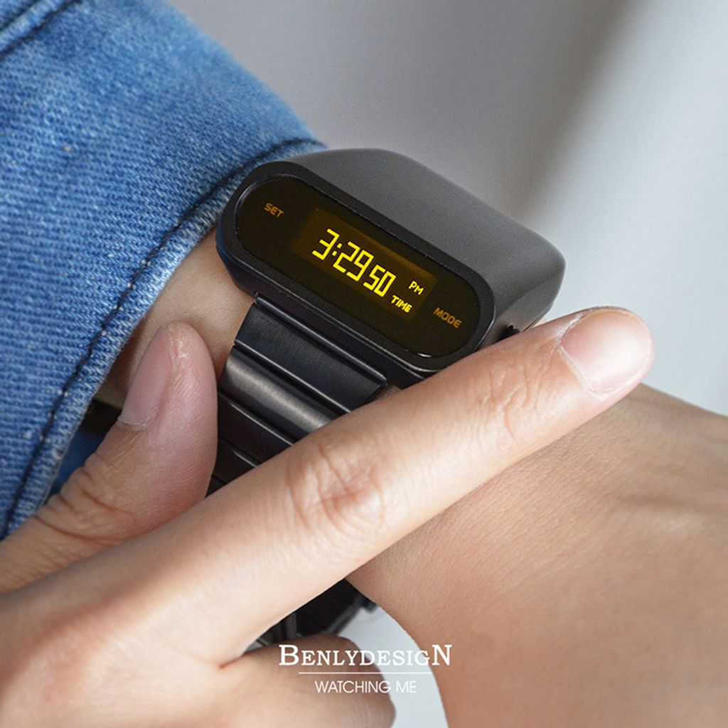 Benlydesign｜Stargazer觀星者系列 S1000B-Y｜黑色 綠字款 多功能電子錶配戴細節