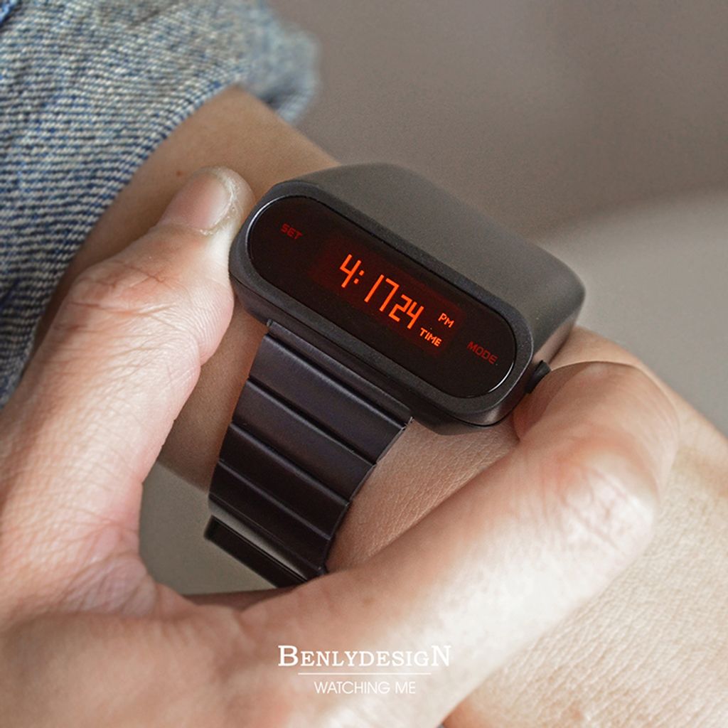 Benlydesign｜Stargazer觀星者系列 S1000B-R｜黑色紅字款 多功能電子錶配戴效果