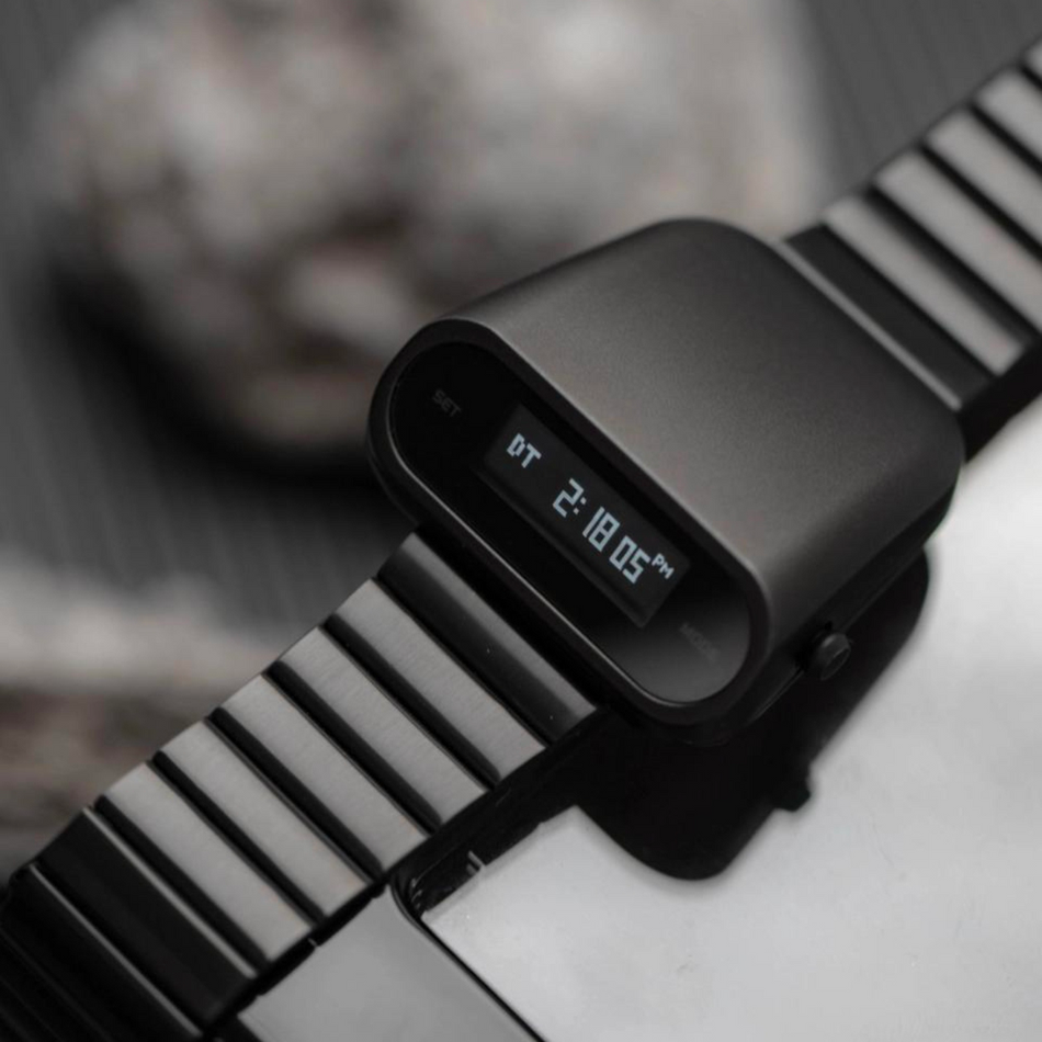 Benlydesign｜Stargazer觀星者系列 S1000B-W｜黑色白字款 多功能電子錶正面細節