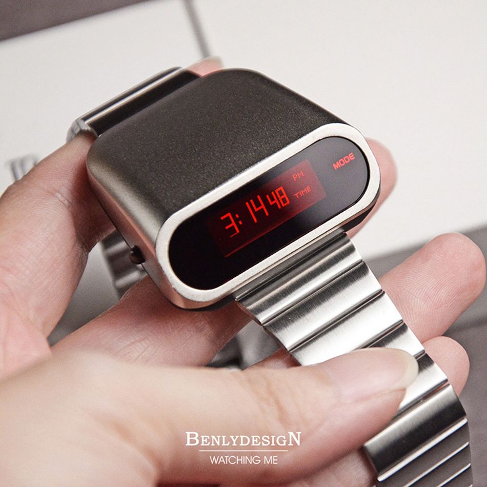 Benlydesign｜Stargazer觀星者系列 S1000S-R-D｜銀色紅字款 多功能電子錶側面細節