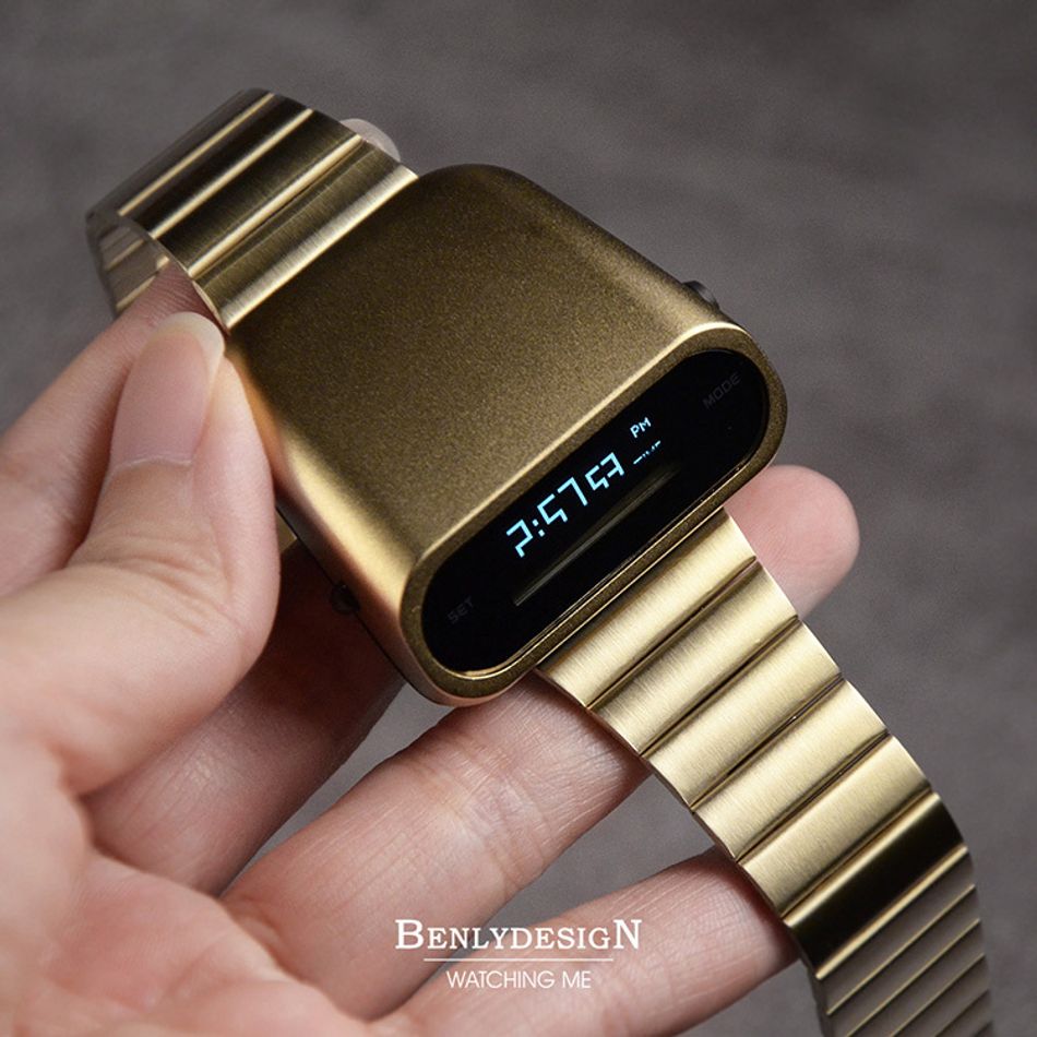 Benlydesign｜Stargazer觀星者系列 S1000G-D｜金色白字款 多功能電子錶側面