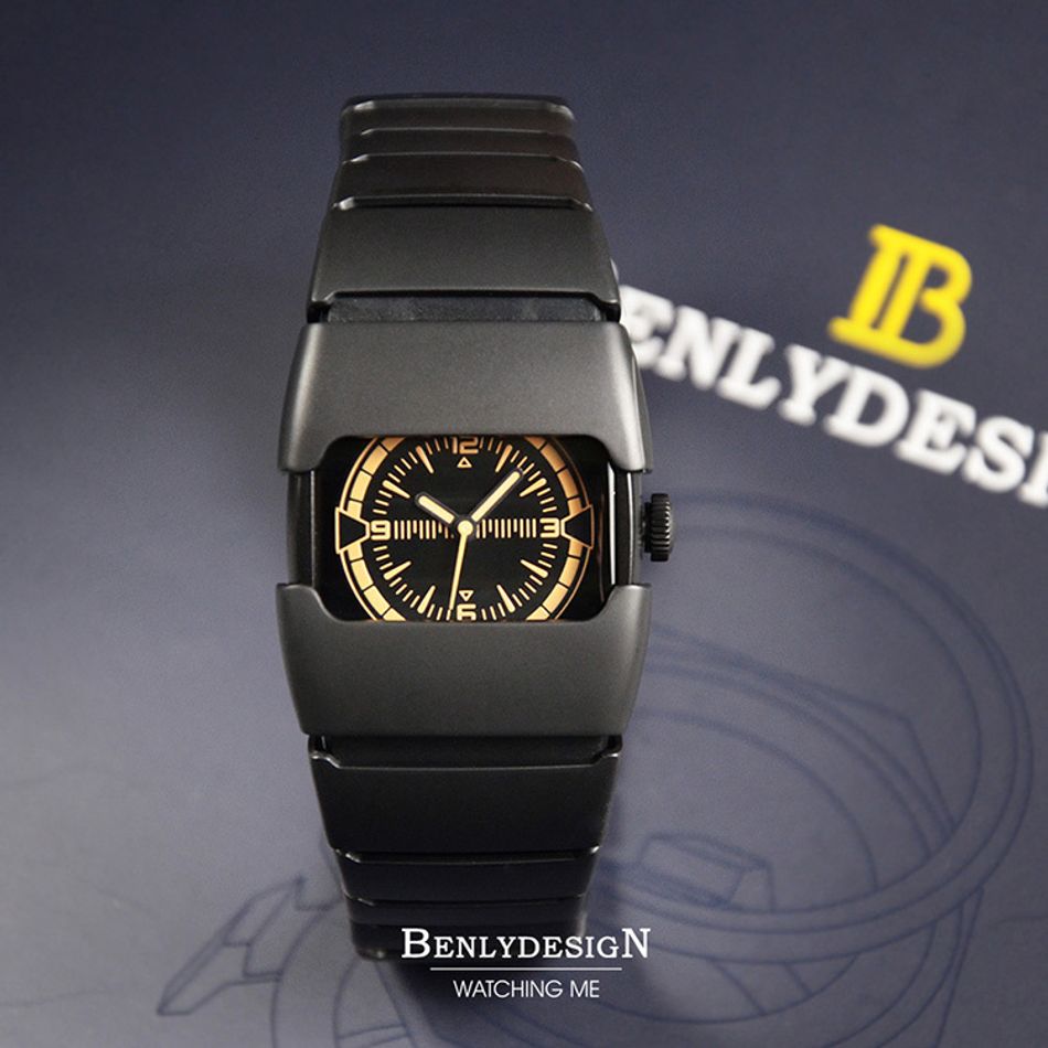 Benlydesign｜Lumin系列 L700B-O｜黑色款 薑黃色刻度 不鏽鋼錶帶石英錶正面細節