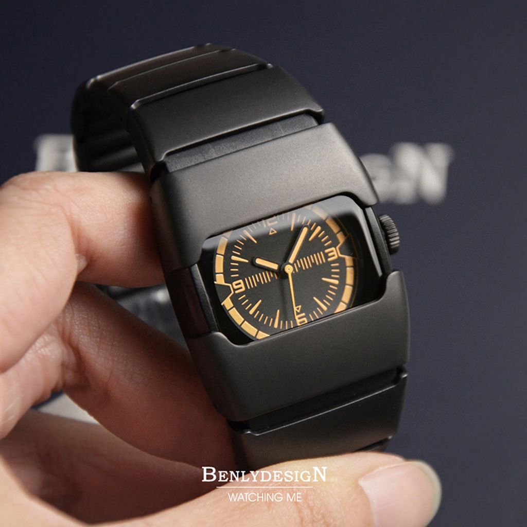 Benlydesign｜Lumin系列 L700B-O｜黑色款 薑黃色刻度 不鏽鋼錶帶石英錶錶面細節