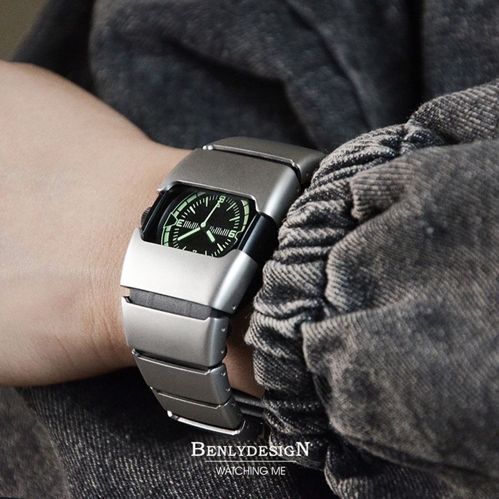 Benlydesign｜Lumin系列 L700S-M-G｜ 銀色款 綠色刻度 不鏽鋼錶帶石英錶配戴參考