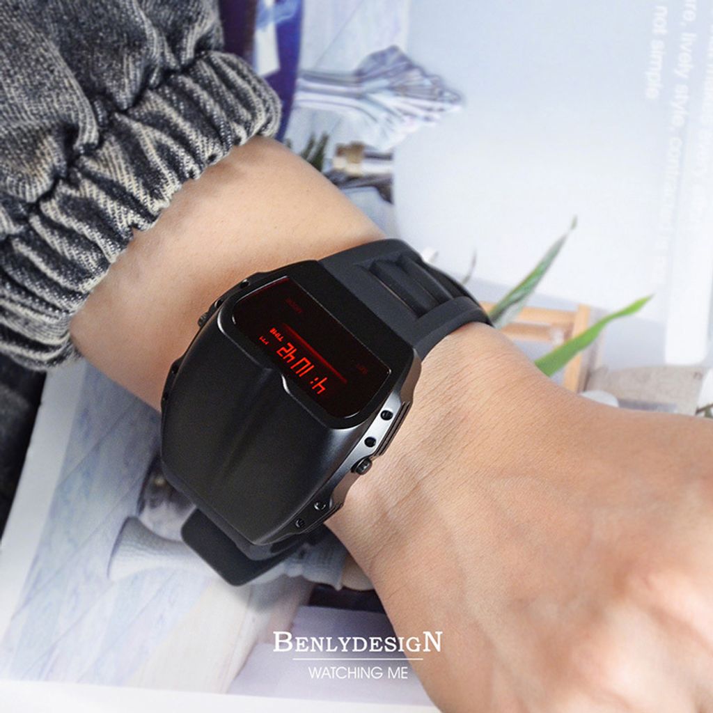 Benlydesign ｜ Gladiator角鬥士系列 X7000B-R ｜黑色紅字款 矽膠錶帶 多功能電子錶配戴參考