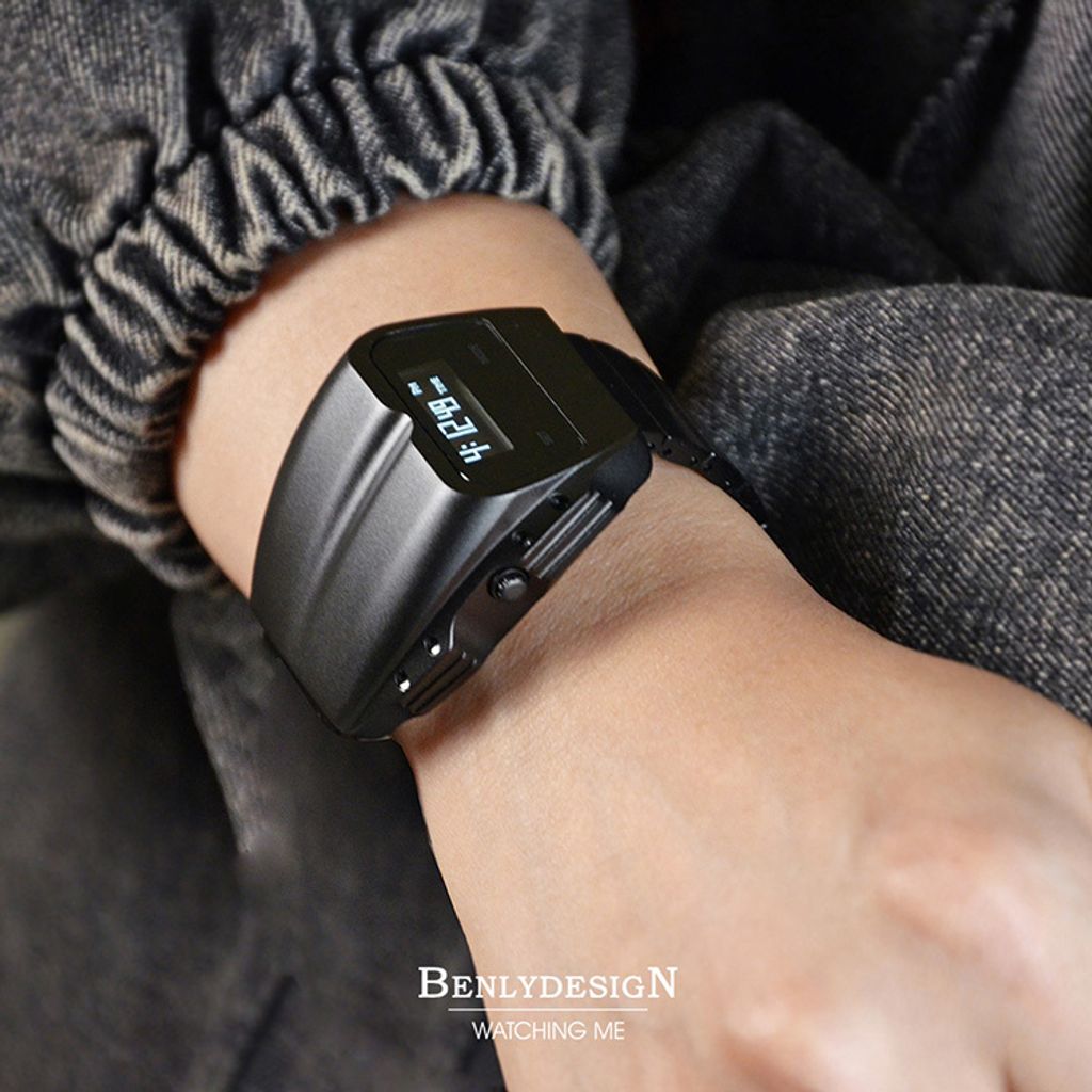 Benlydesign ｜ Gladiator角鬥士系列 X7000B-W｜黑色白字款 不鏽鋼錶帶 多功能電子錶配戴參考