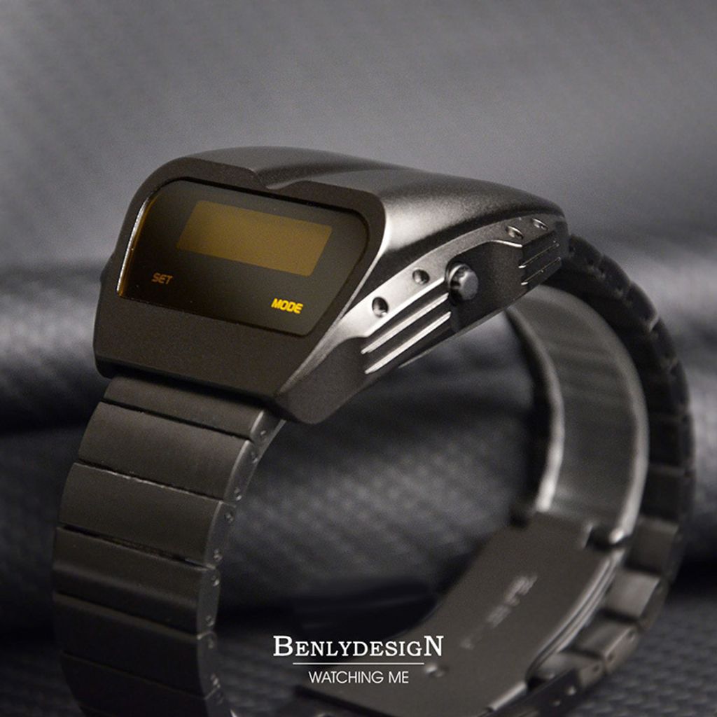 Benlydesign ｜ Gladiator角鬥士系列 X7000GREY-Y2 ｜鐵灰色黃字款 不鏽鋼錶帶 多功能電子錶側面展示