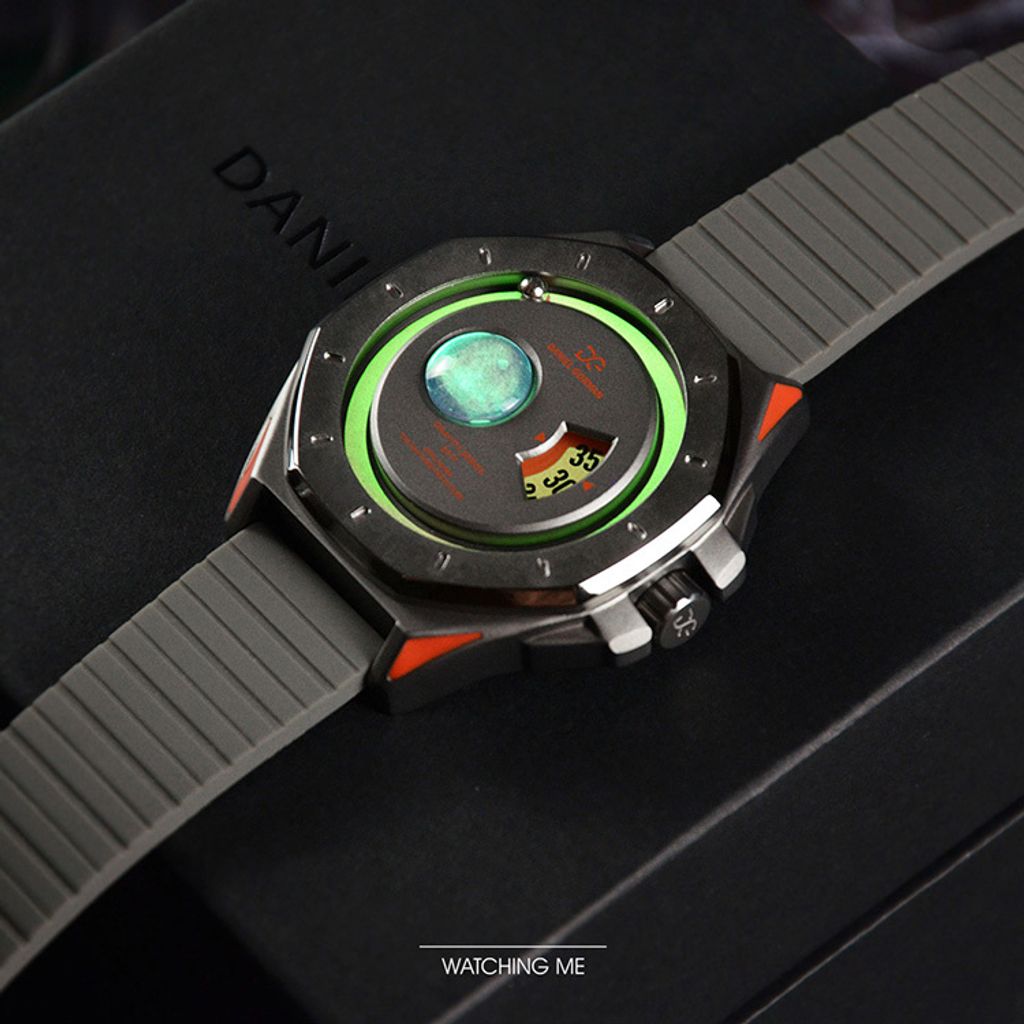 DANIEL GORMAN ｜萬有引力系列 DG0132KM ｜火星款 灰橘框 灰色矽膠錶帶夜光