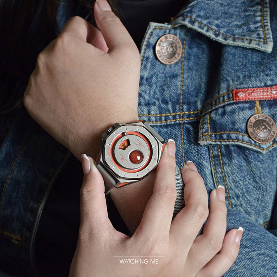 DANIEL GORMAN ｜萬有引力系列 DG0132KM ｜火星款 灰橘框 灰色矽膠錶帶實戴細節