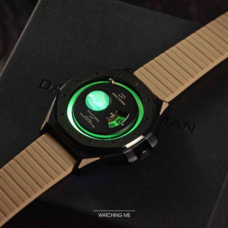 DANIEL GORMAN ｜萬有引力系列 DG0132KB ｜土星款 卡其色+黑框 卡其色矽膠錶帶夜光效果