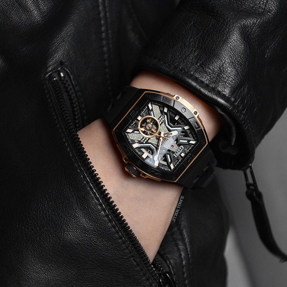 BONEST  GATTI 布加迪 | 王者裝置系列 BG9970-A3 | 黑玫瑰金款 巴黎鐵塔造型面盤 氟橡膠錶帶 自動上鍊機械腕錶實戴細節