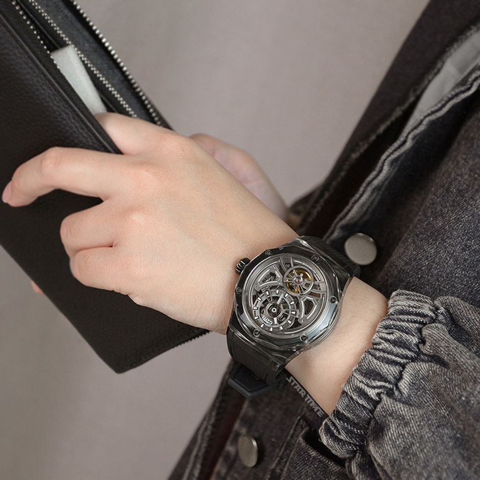 BONEST GATTI 布加迪 | 馳風競速系列 BG5807-A1 | 黑色 黑框 鏤空酒桶造型 氟橡膠錶帶 自動上鍊機械腕錶 45mm實戴展示