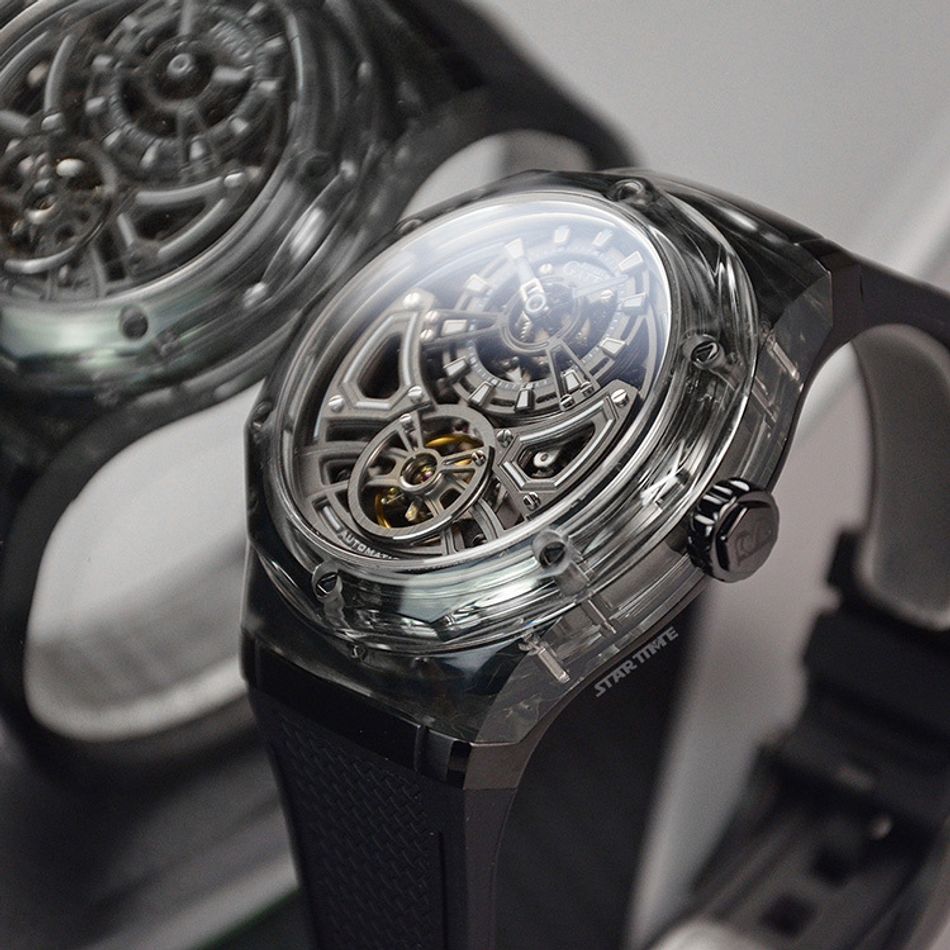 BONEST GATTI 布加迪 | 馳風競速系列 BG5807-A1 | 黑色 黑框 鏤空酒桶造型 氟橡膠錶帶 自動上鍊機械腕錶 45mm側面細節