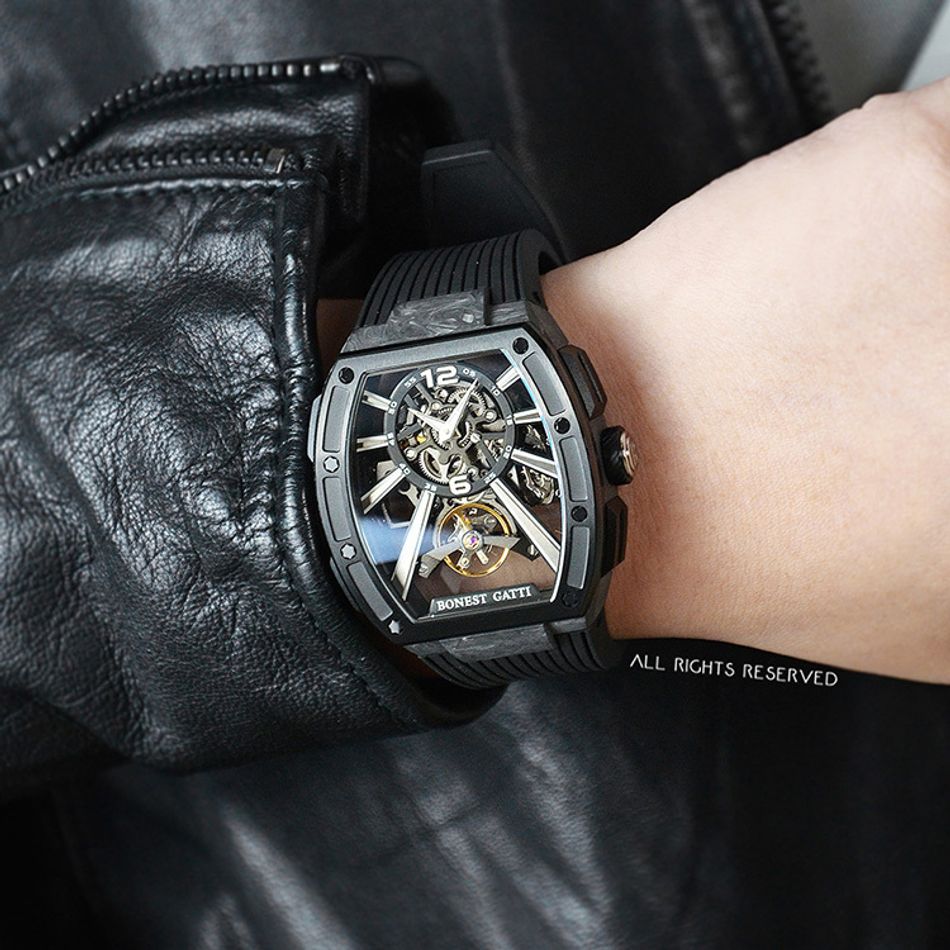 BONEST GATTI 布加迪 | 馳風競速系列 BG9950-A1 | 黑色 黑框 鏤空酒桶造型 氟橡膠錶帶 自動上鍊機械腕錶 42mm實戴展示