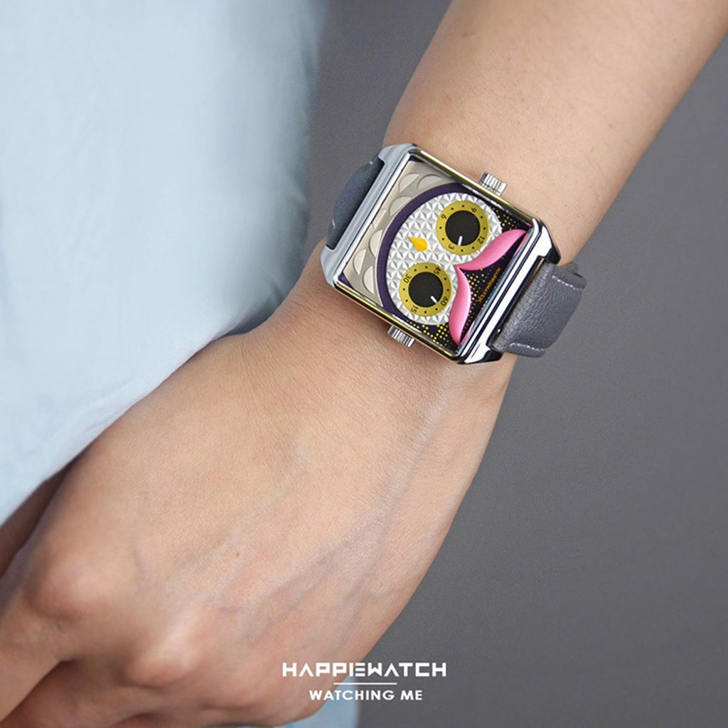HappieWatch｜設計師品牌 小怪獸腕錶 HN002FFYDV04ZH｜立體貓頭鷹 方形銀框 皮帶/矽膠手錶套組 36mm實戴展示