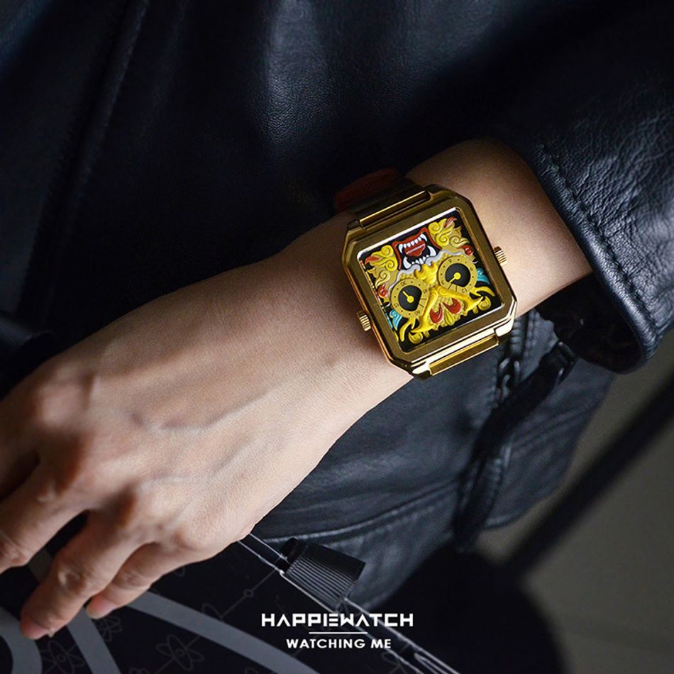 HappieWatch ｜設計師品牌 小怪獸腕錶 CEL41MGL｜立體金龍 方形金框 鋼帶/矽膠手錶套組 42mm實帶展示