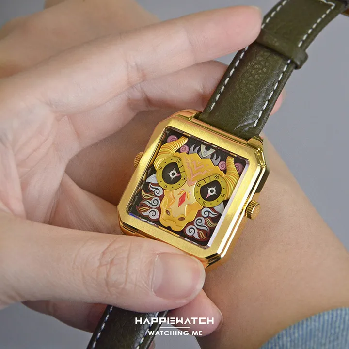 HappieWatch ｜設計師品牌 小怪獸腕錶 H104F3SNV03ZH｜立體金牛 方形金框 皮帶/矽膠手錶套組 42mm側面