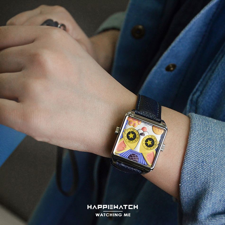 HappieWatch｜設計師品牌 小怪獸腕錶 H104F2KJV06ZH｜立體柯基犬 方形銀框 皮帶/矽膠手錶套組 36mm實戴展示
