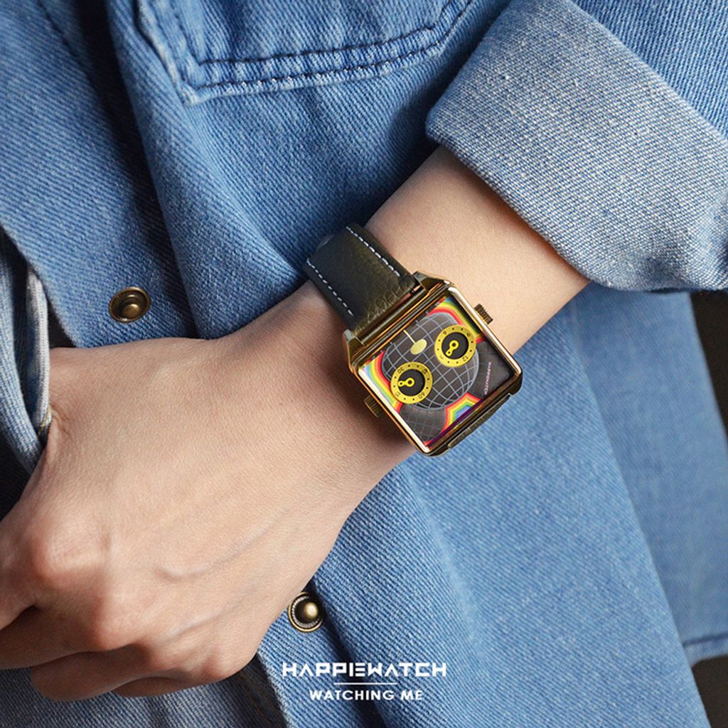 HappieWatch｜設計師品牌 小怪獸腕錶 H104LMSKV03ZH｜立體Qee聯名熊 方形金框 皮帶/矽膠手錶套組 36mm配戴展示