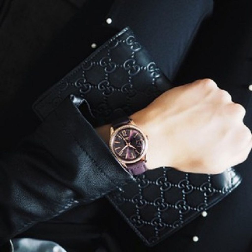 HENRY LONDON | HL34-SS-0198 | 奢華水鑽莓 紫色面真皮革錶實戴展示