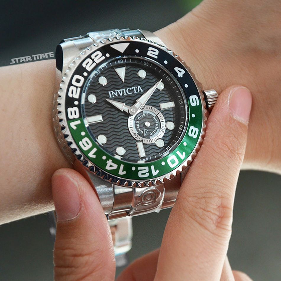 INVICTA ｜Pro Diver 47296｜黑面綠黑框 銀色不鏽鋼錶帶 小秒盤 自動上鍊機械錶實戴細節