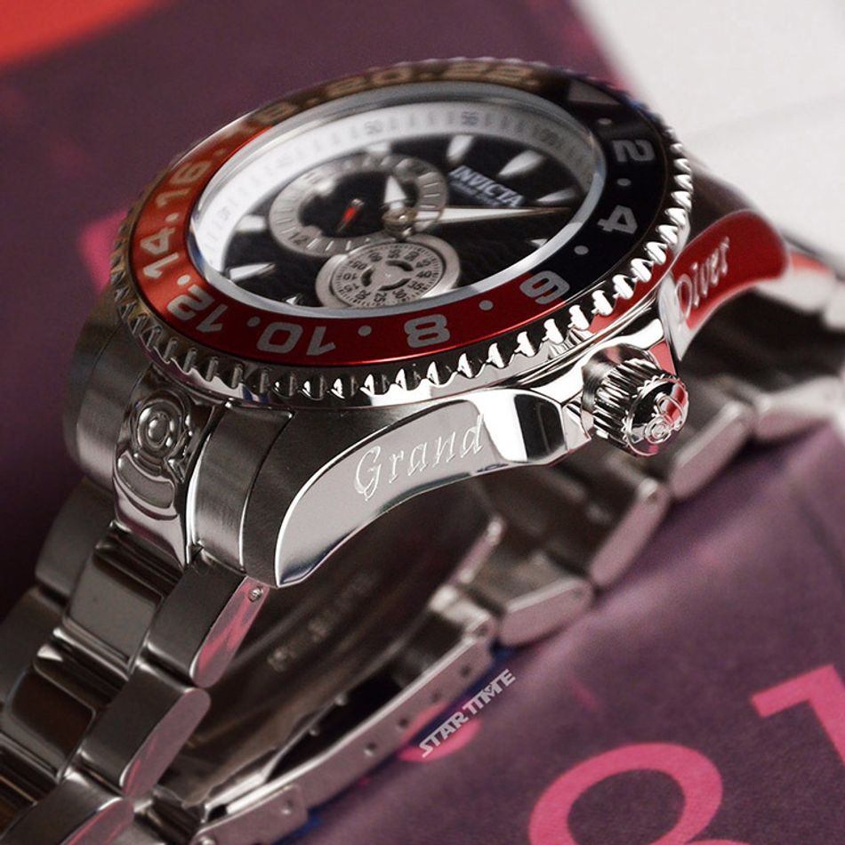 INVICTA ｜Pro Diver 47302｜黑面紅黑框 銀色不鏽鋼錶帶 兩眼小秒盤 自動上鍊機械錶側面展示