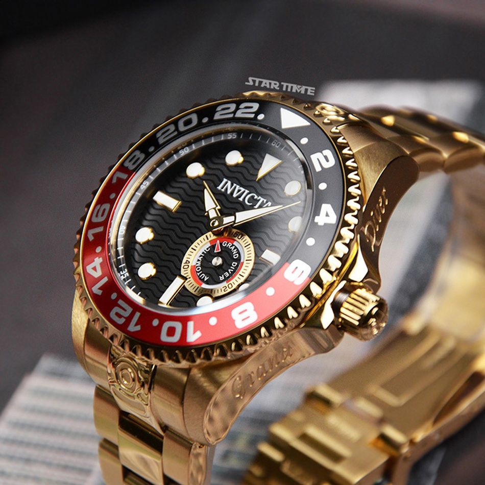 INVICTA ｜Pro Diver 47299｜黑面紅黑框 金色不鏽鋼錶帶 小秒盤 自動上鍊機械錶側面細節