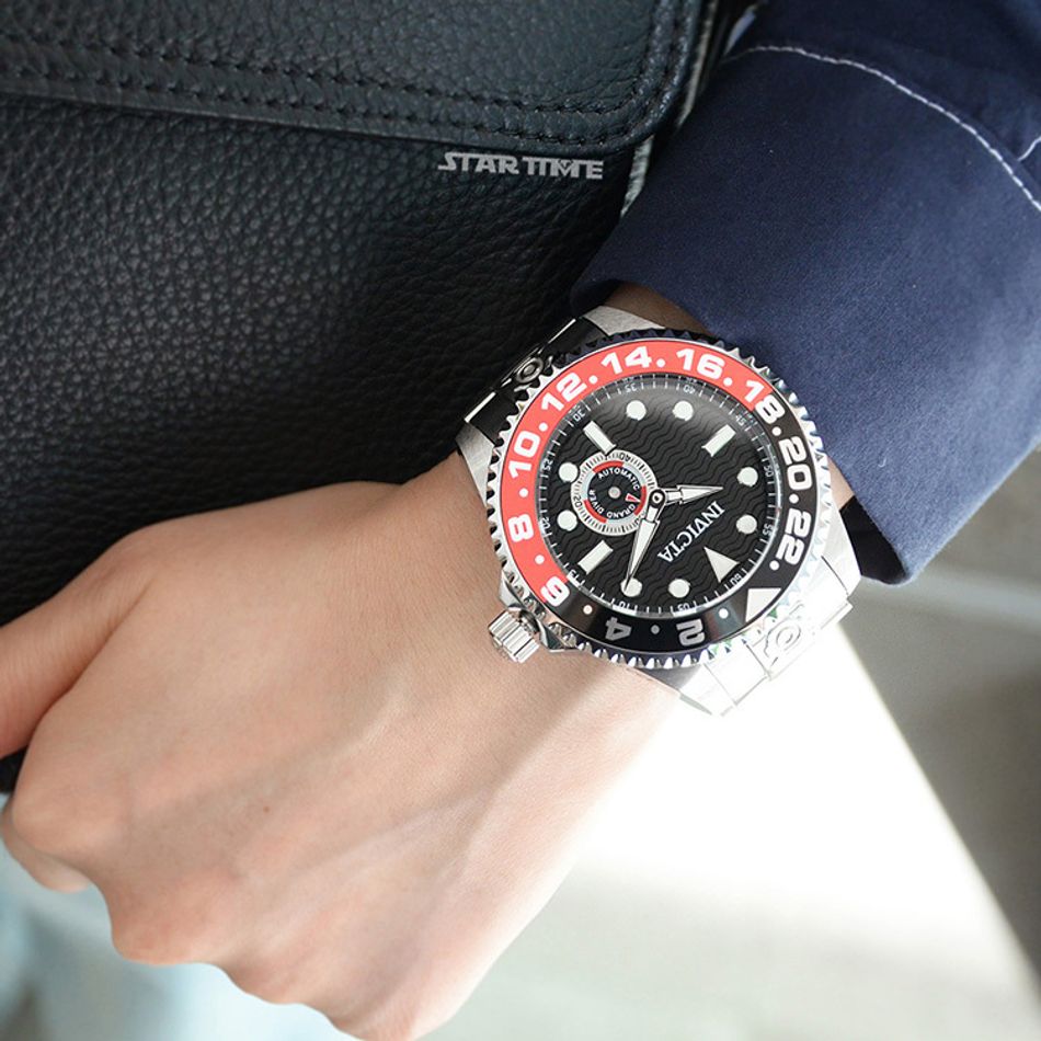 INVICTA ｜Pro Diver 47297｜黑面紅黑框 金色不鏽鋼錶帶 小秒盤 自動上鍊機械錶實戴參考