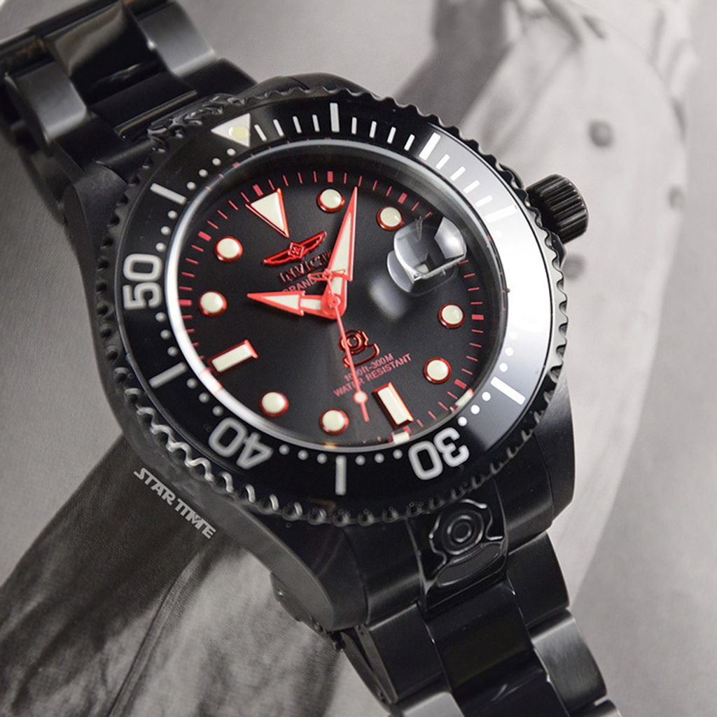 INVICTA ｜Pro Diver 28685｜黑面 紅色指針 黑色不鏽鋼錶帶 自動上鍊機械錶錶面細節