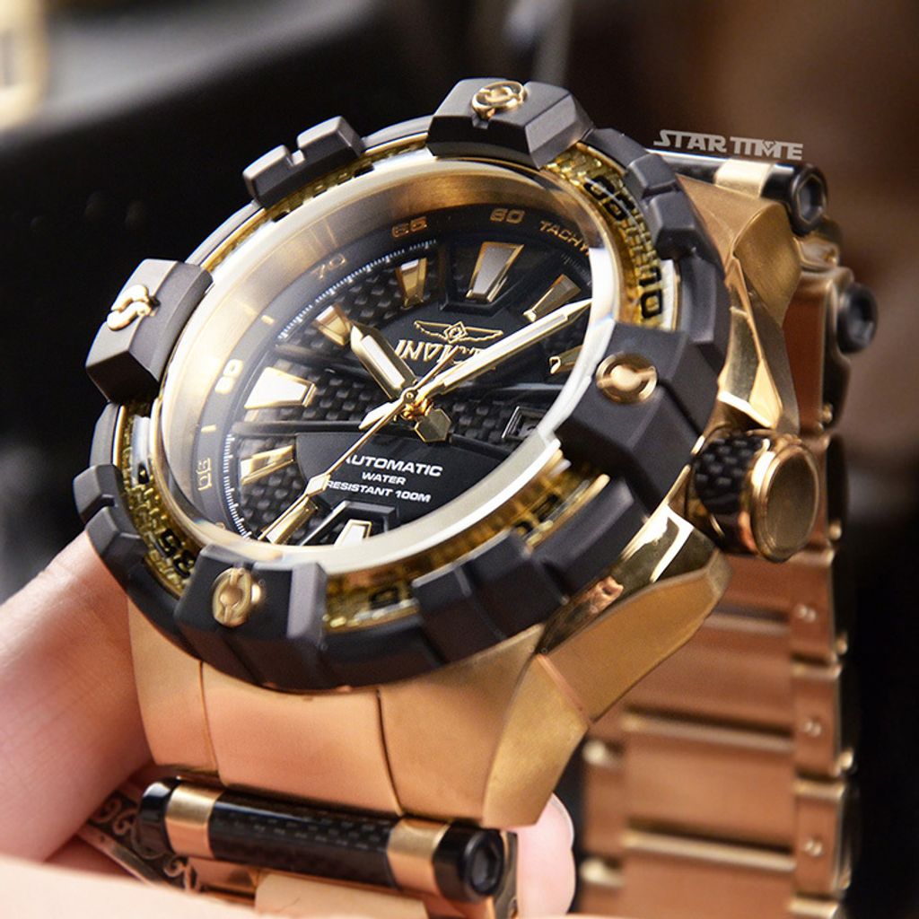 INVICTA ｜Bolt 38138｜黑金色系 不鏽鋼+碳纖維錶帶 55mm大錶徑 自動上鍊機械錶右側細節