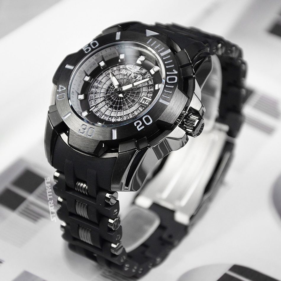 INVICTA ｜Sea Spider系列 44132｜黑色系 蜘蛛網造型錶盤 黑色PU+不鏽鋼拼接錶帶 男錶右側細節