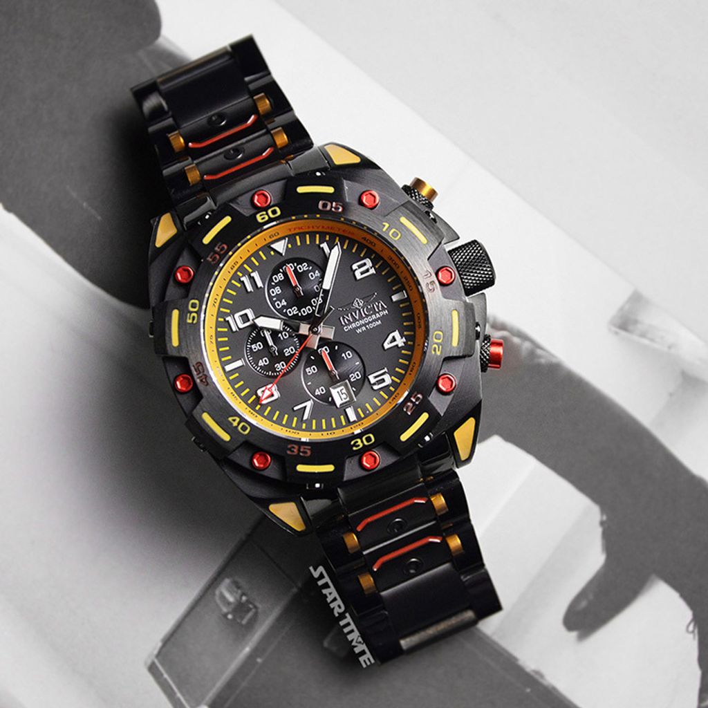 INVICTA ｜Sea Monster 37801｜三眼計時 黑黃色系 不鏽鋼錶帶 石英錶正面展示