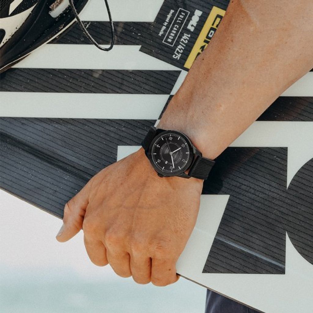 Style-Uhr-Tide-Runner-Pure-Black-Gun-Metal-Rubber-Schwarz_600x600