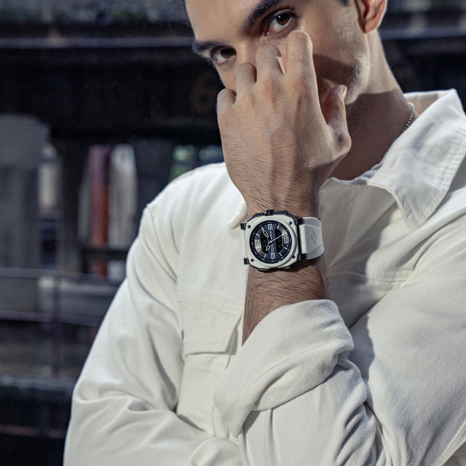 INF4NTRY | REVO47-AD01-WH | 黑面白色方殼腕錶 機械鏤空 男錶實戴展示