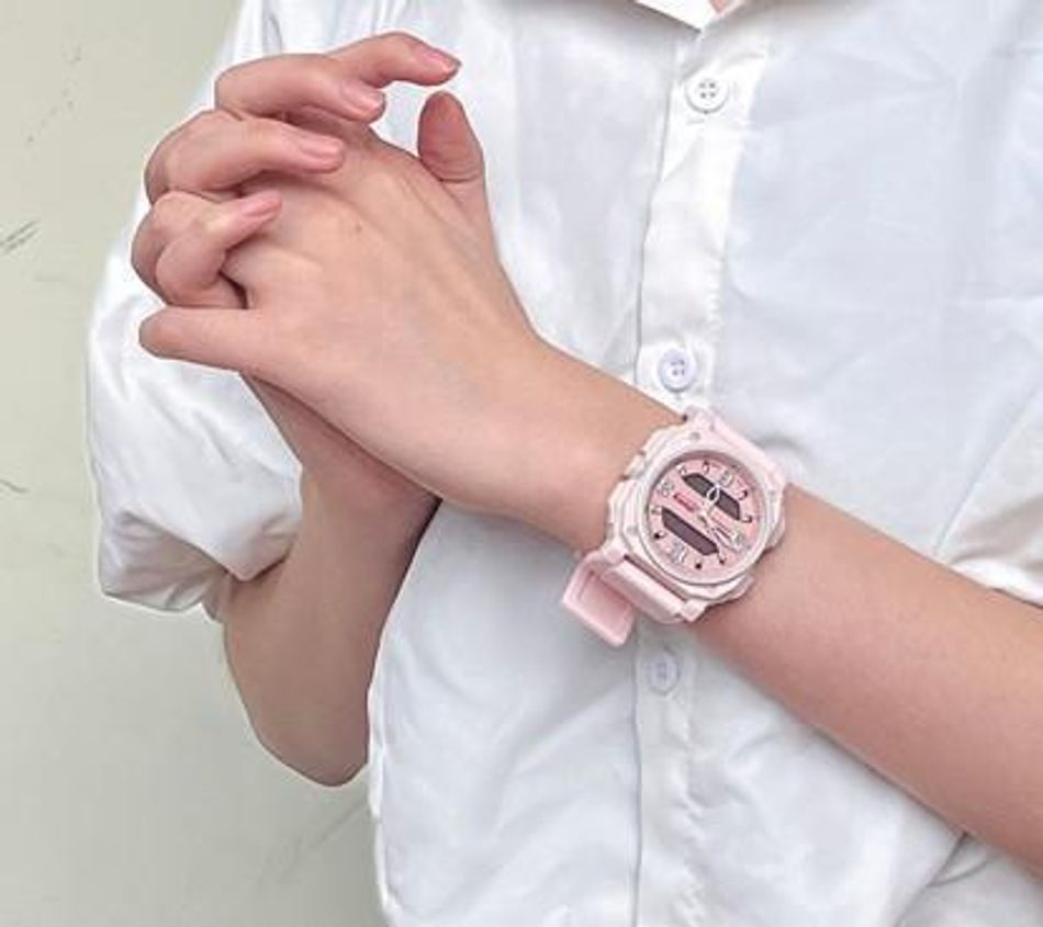 INF4NTRY |  REVO-AD-42PINK |  白色指針 櫻花粉方殼腕錶 雙顯式設計 女錶實帶細節