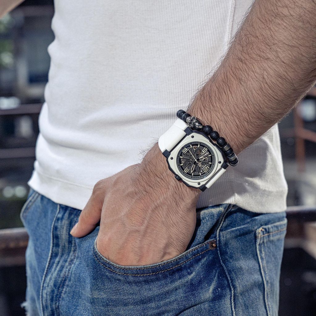 INF4NTRY | REVO47-SKL01-WH | 白色方殼腕錶 機械鏤空 男錶實戴細節