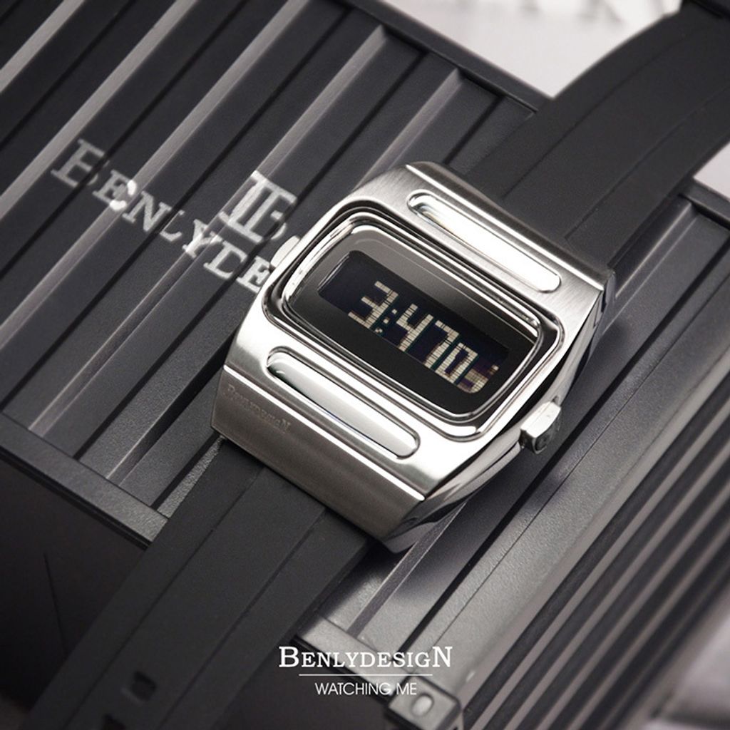 Benlydesign | G100系列 G100S-B | 銀色不鏽鋼太陽能多功能電子錶 黑色矽膠錶帶側面