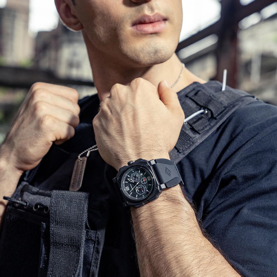 INF4NTRY | REVO47-CHR01-BK | 黑色夜鷹方殼腕錶 機械鏤空 男錶實戴展示